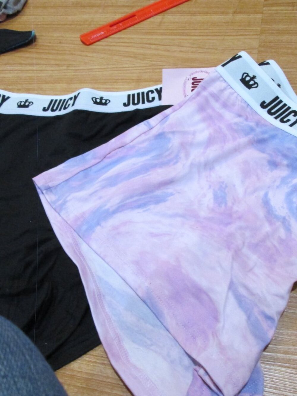 Juicy Couture Womens 2 pack sz LargeNEWPajama Shorts Black w/silver&pastel swirl - Picture 8 of 10